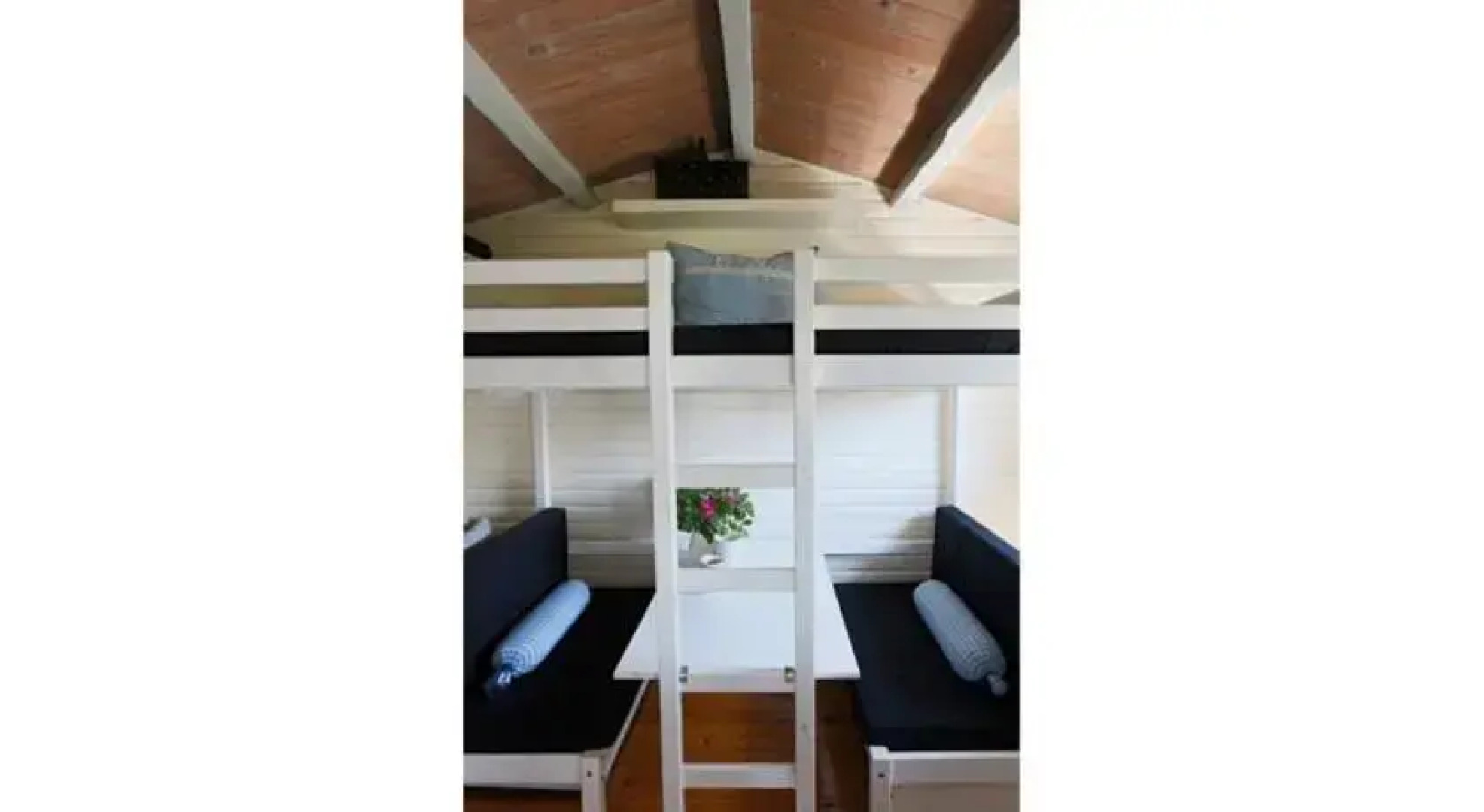 Stenene 142 Holiday House