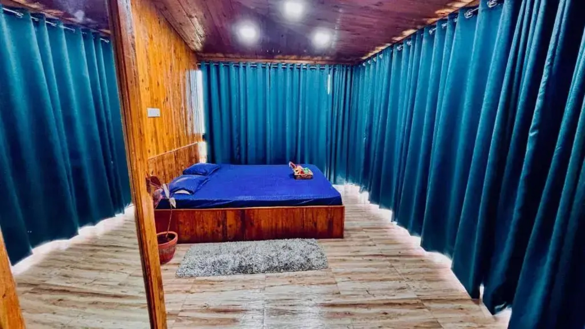 La Passiflora at Pawna Lake