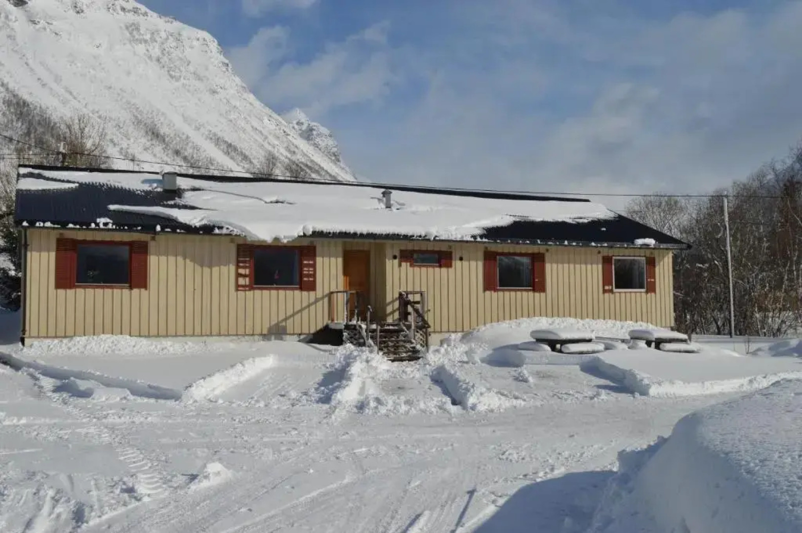 Lyngenfjord, Frøyas hus