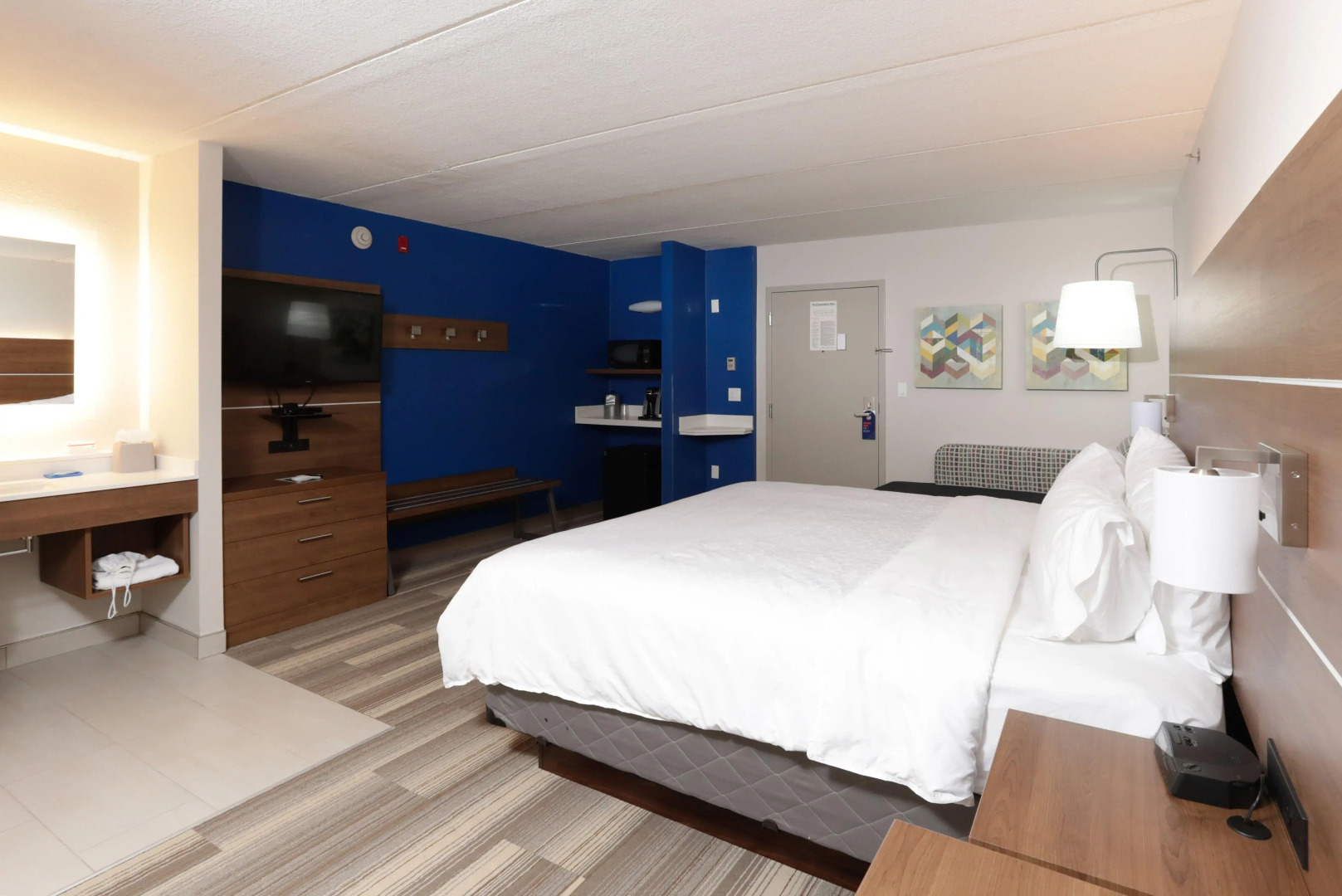Holiday Inn Express & Suites Tempe by IHG