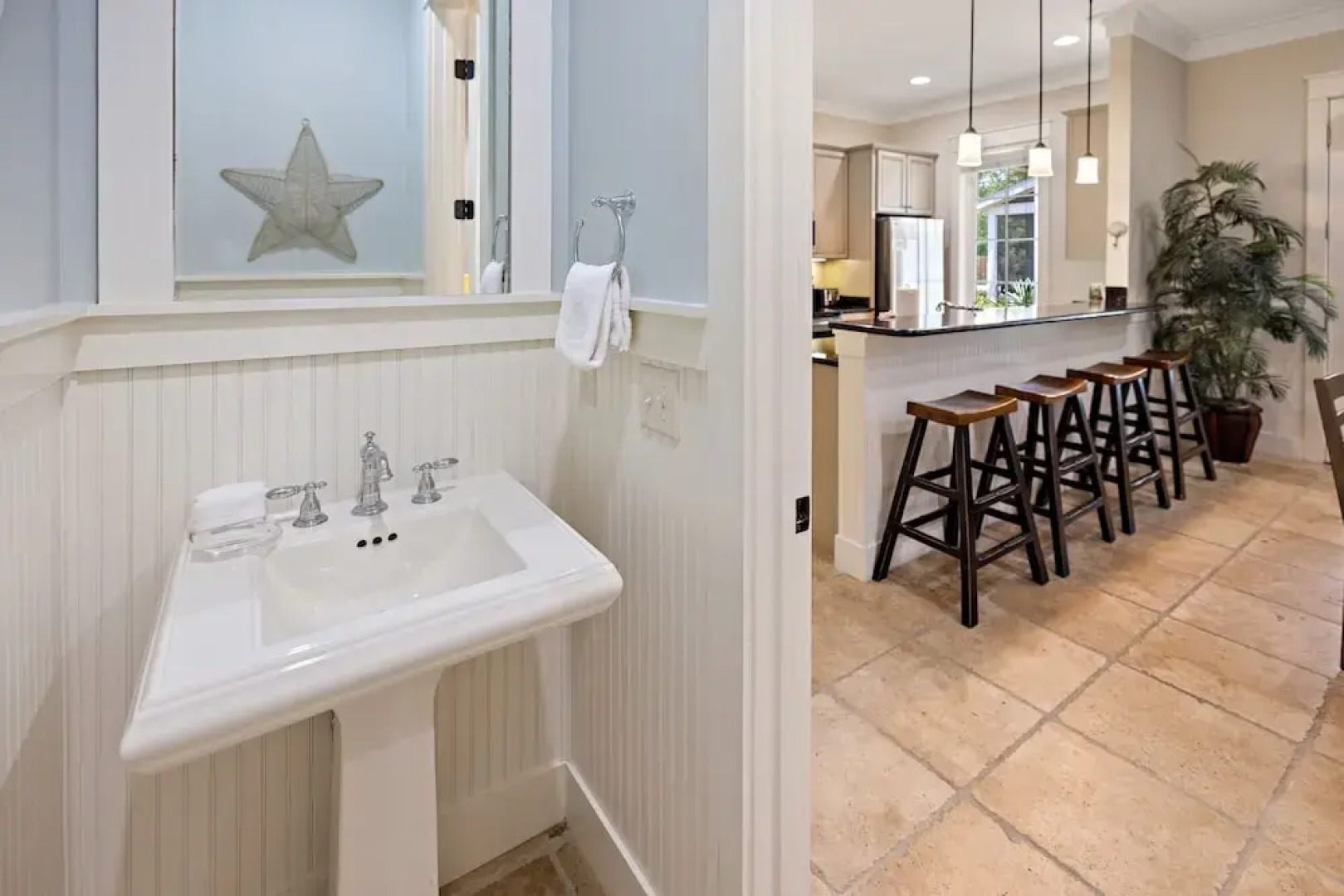 2465 Bungalo 4 Bedroom Home by RedAwning