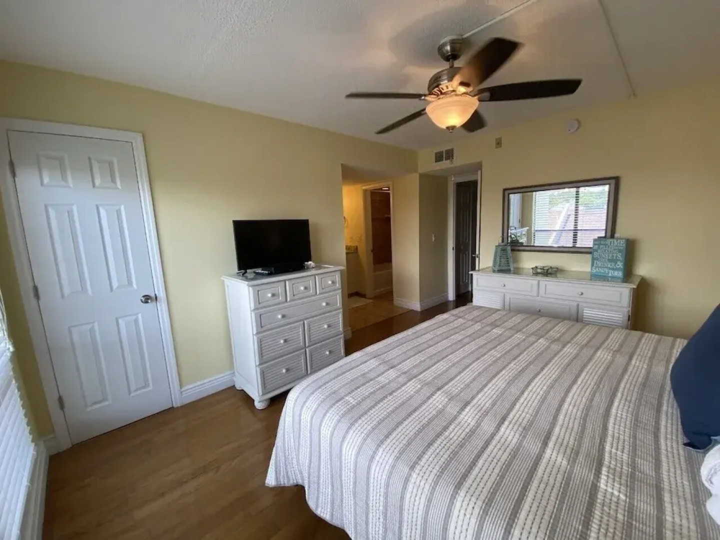 Bay Oaks by Beachside Management