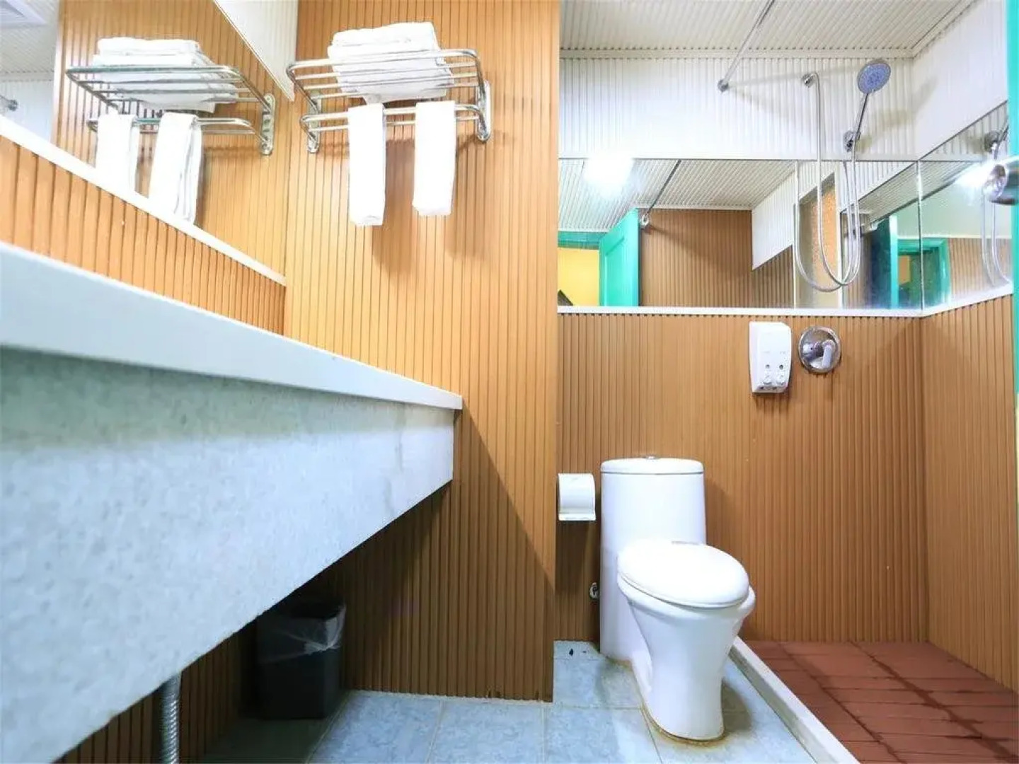 A Floor of Dadonghai Sanya Farinn