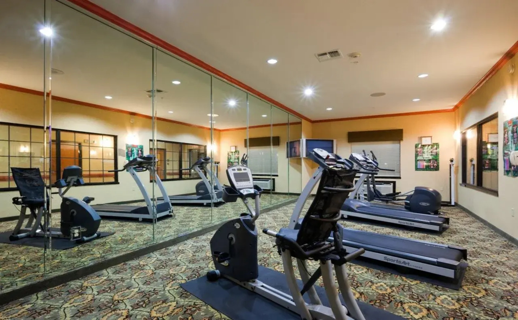 Holiday Inn Express Hotel & Suites Fairfield - North by IHG