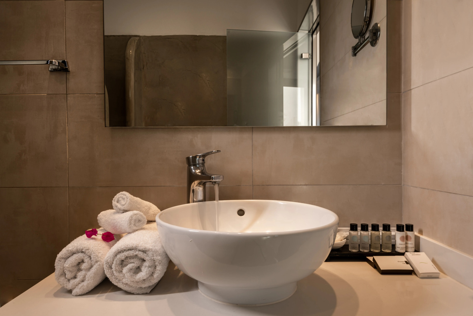 Splendour Hotel and Suites