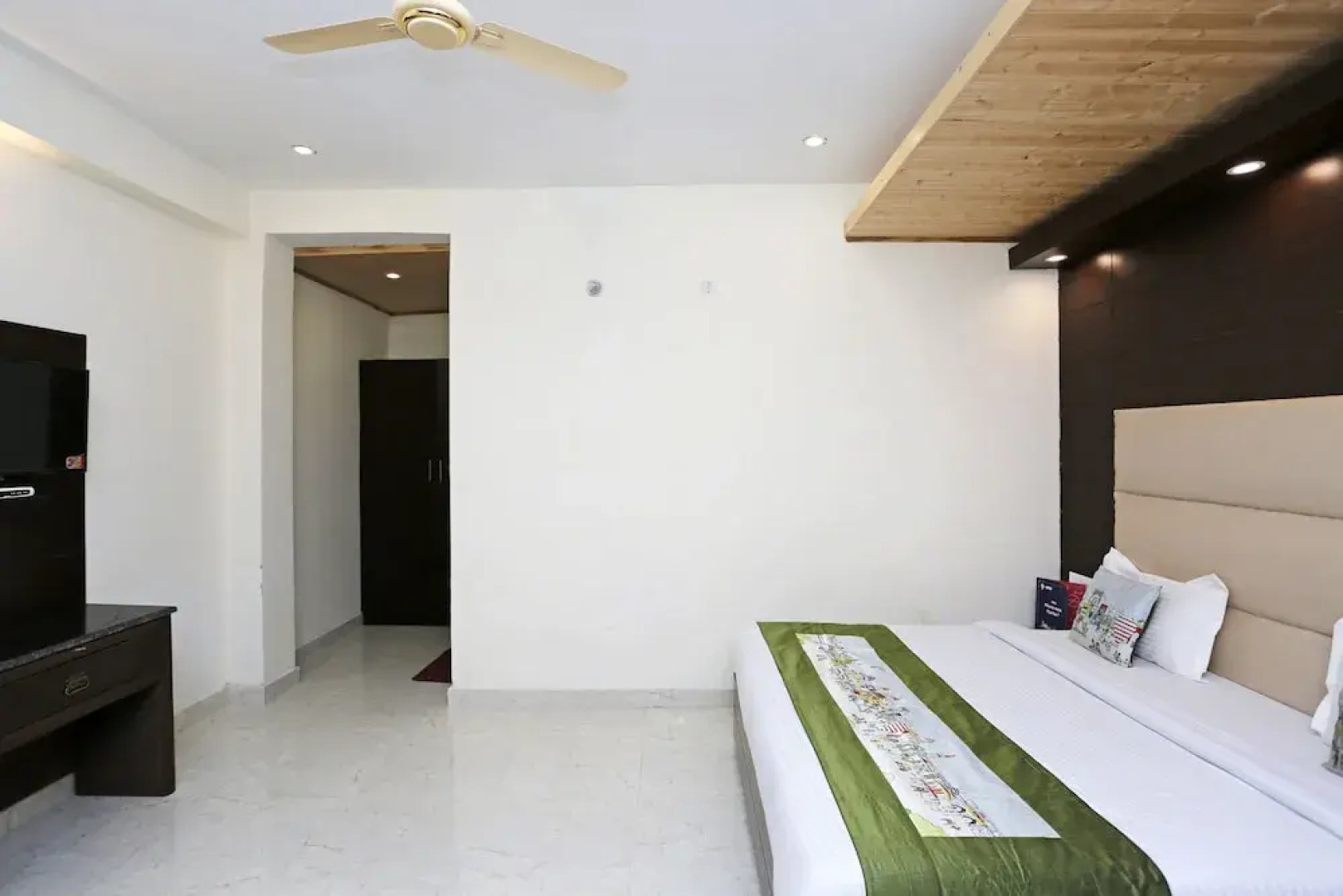 OYO Rooms Kempty Falls Mussoorie