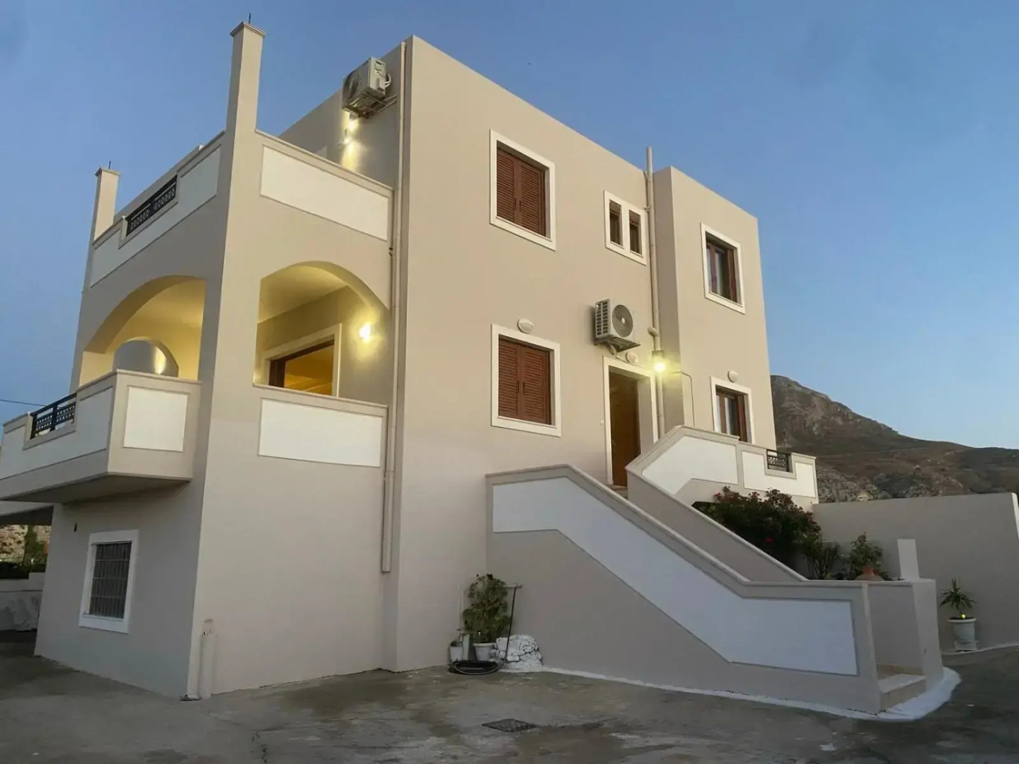 The high level Villa with amazing views 5'from falassarna!