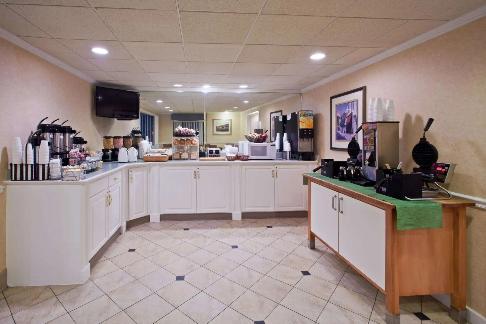 La Quinta Inn & Suites by Wyndham Tampa Fairgrounds - Casino