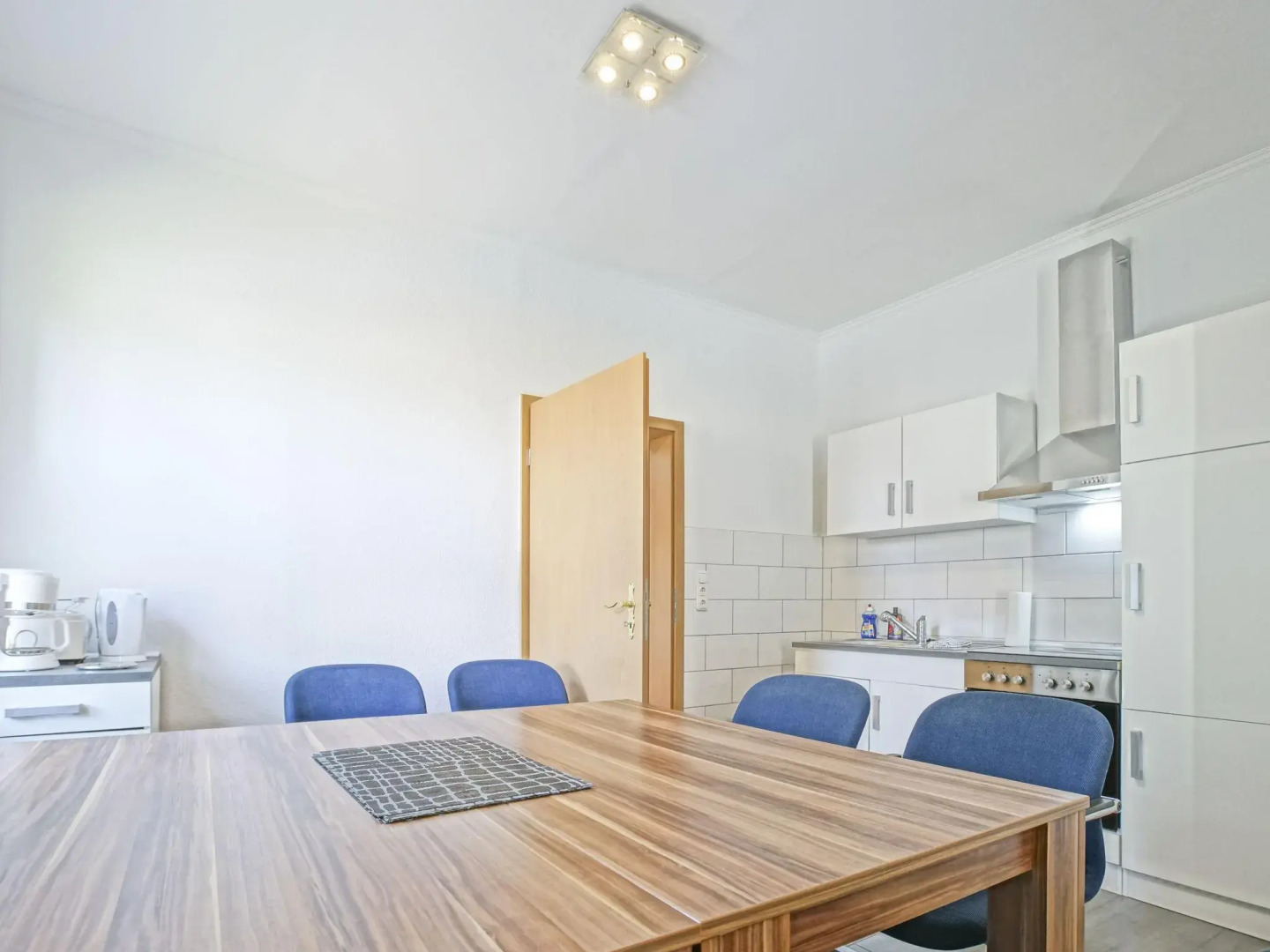 Apartment Near Lagoon and Lake Views