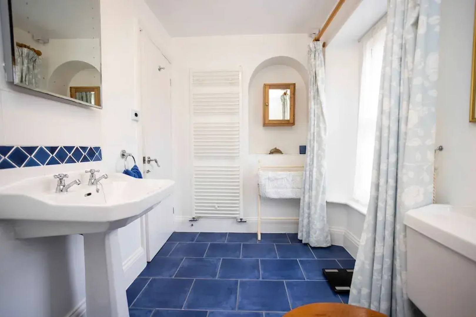 Hall House 3 Bedroom House St Florence