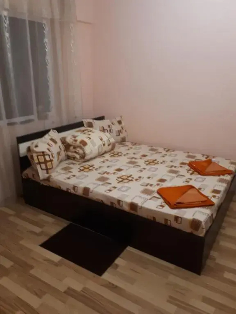 apartament 2 camere semidecomandat "LA GICU"