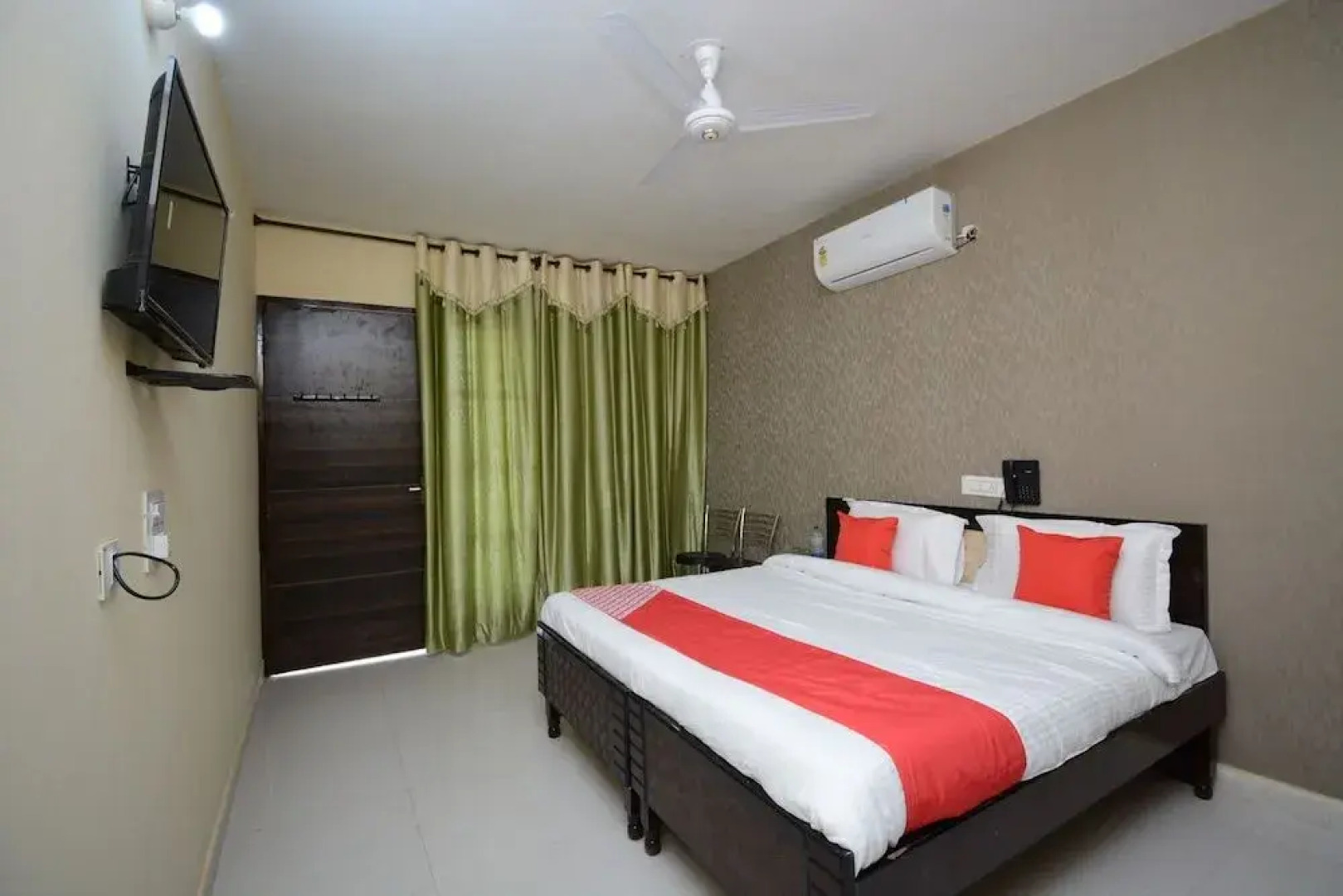 OYO 37658 King Palace