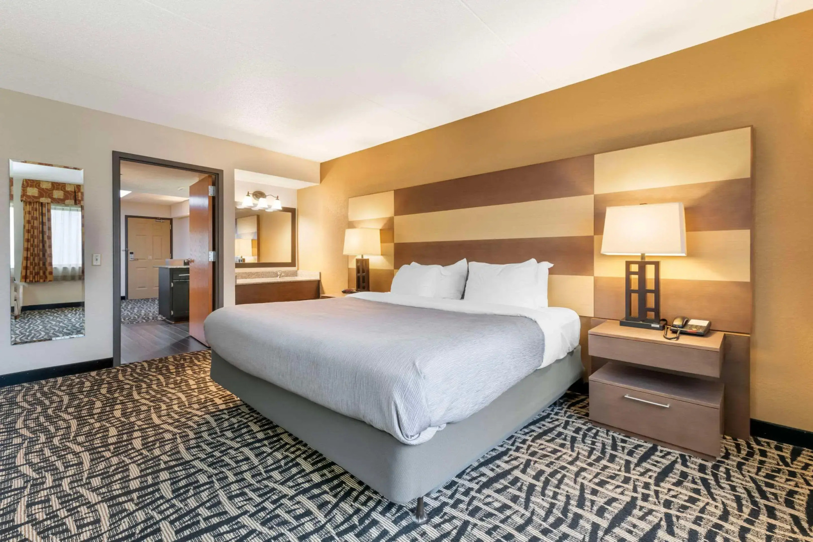 Quality Inn & Suites Mayo Clinic Area