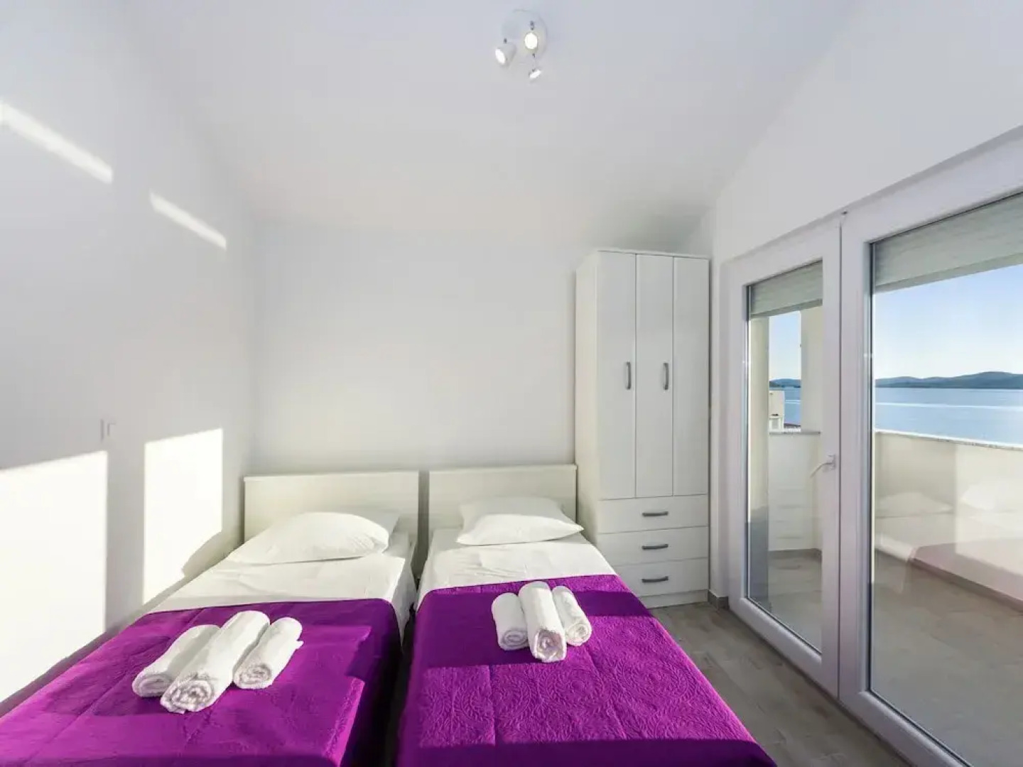 Sea-view Apartment With Garden