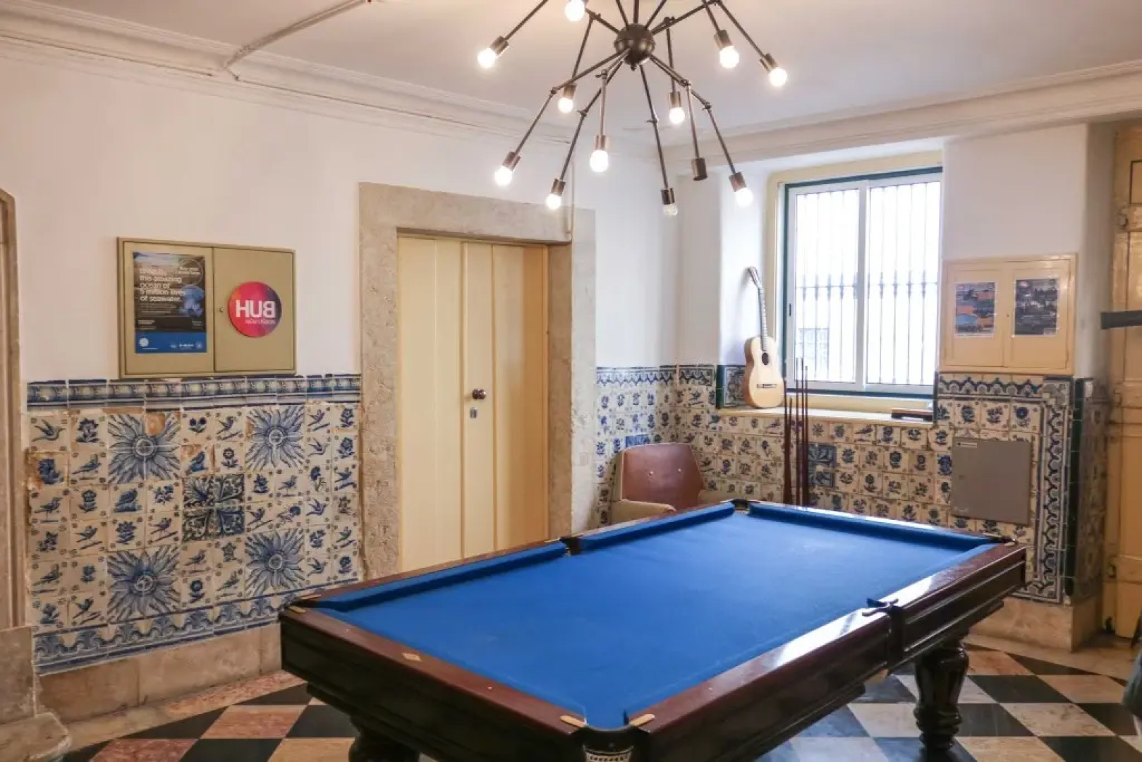 Хостел WOT New Lisbon Social