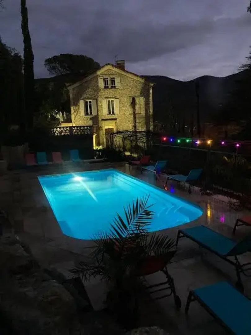 La Viste - 4 SAISONS - Piscine Chauffée Toute l'année - SPA-JACUZZI - MASSAGE- SAUNA - Heated POOL - 800m City Centre