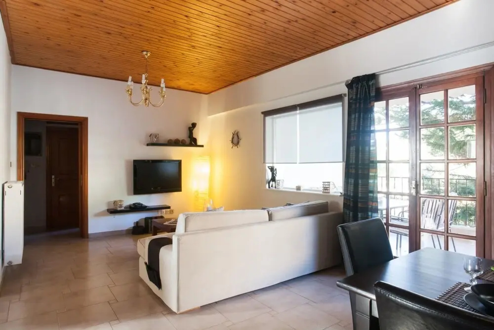 Families 2BM Flat 7'Metro Balcony