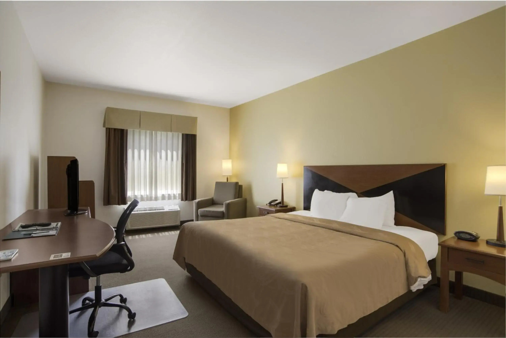 Quality Inn & Suites Chambersburg Northeast
