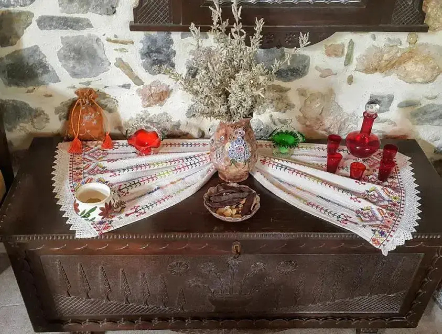 Traditional Residence with terrace