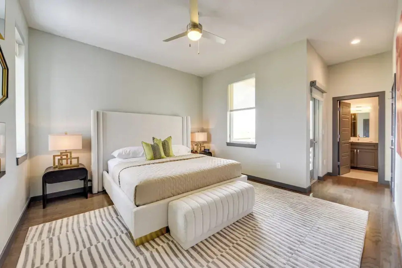 Modern Lake Charles Condo w/ Balcony: 7 Mi to Dtwn