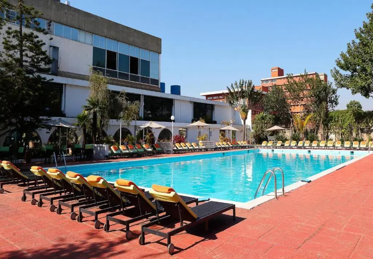 Carlton Hotel