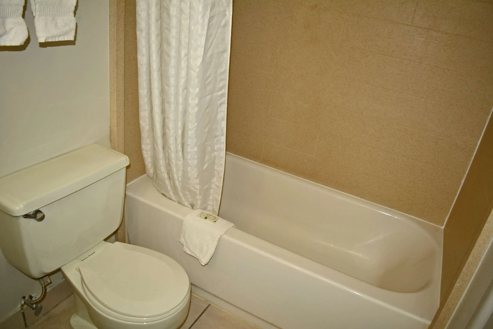 Quality Inn & Suites East Syracuse - Carrier Circle