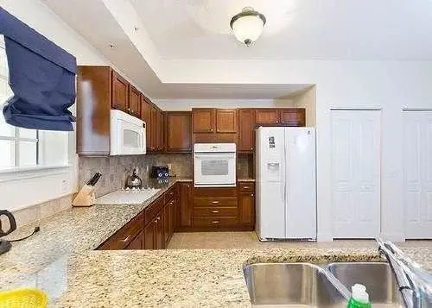 Yacht Harbor 470 4th floor 3 bedrooms condo by RedAwning