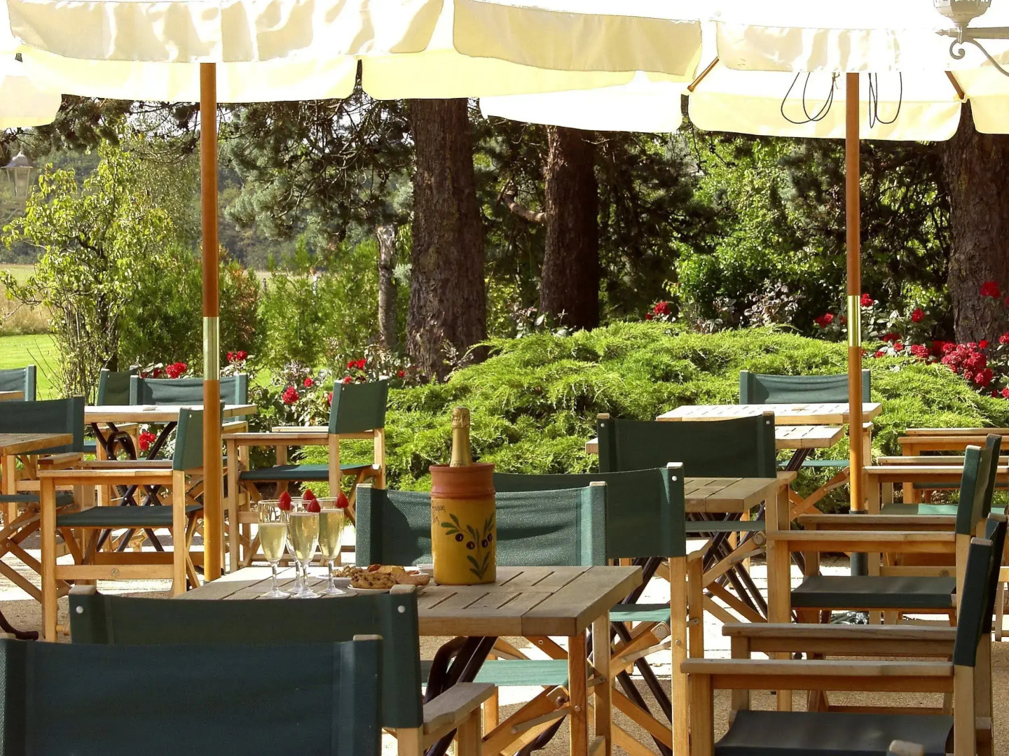 Le Fleuray Hotel & Restaurant