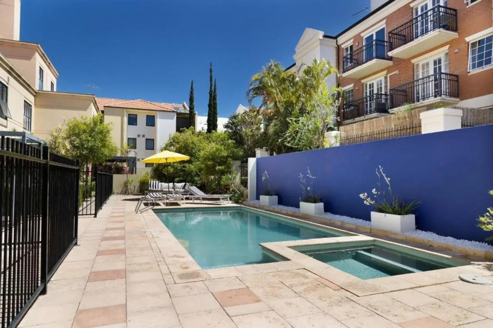 Best Western Northbridge Apartments