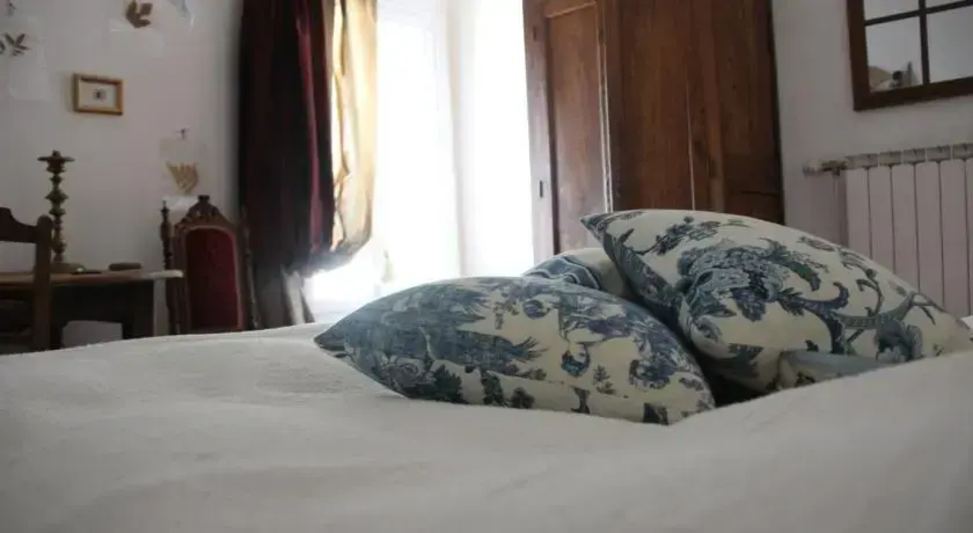 Chambre dHôtes La Maison sur la Place.