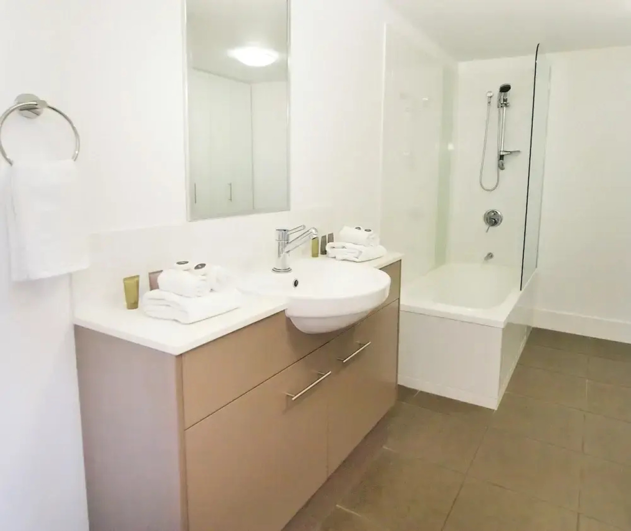 Oaks Townsville Gateway Suites