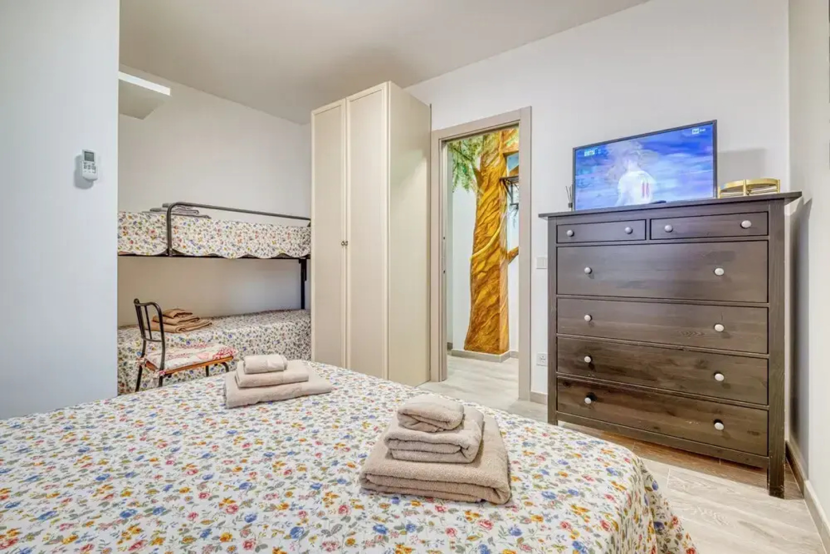 Merlo C - town center & private parking