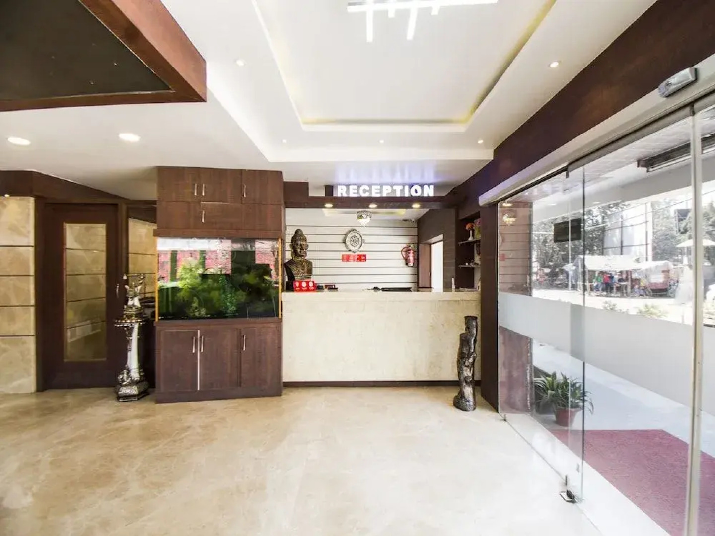 OYO 33503 Hotel Holiday international