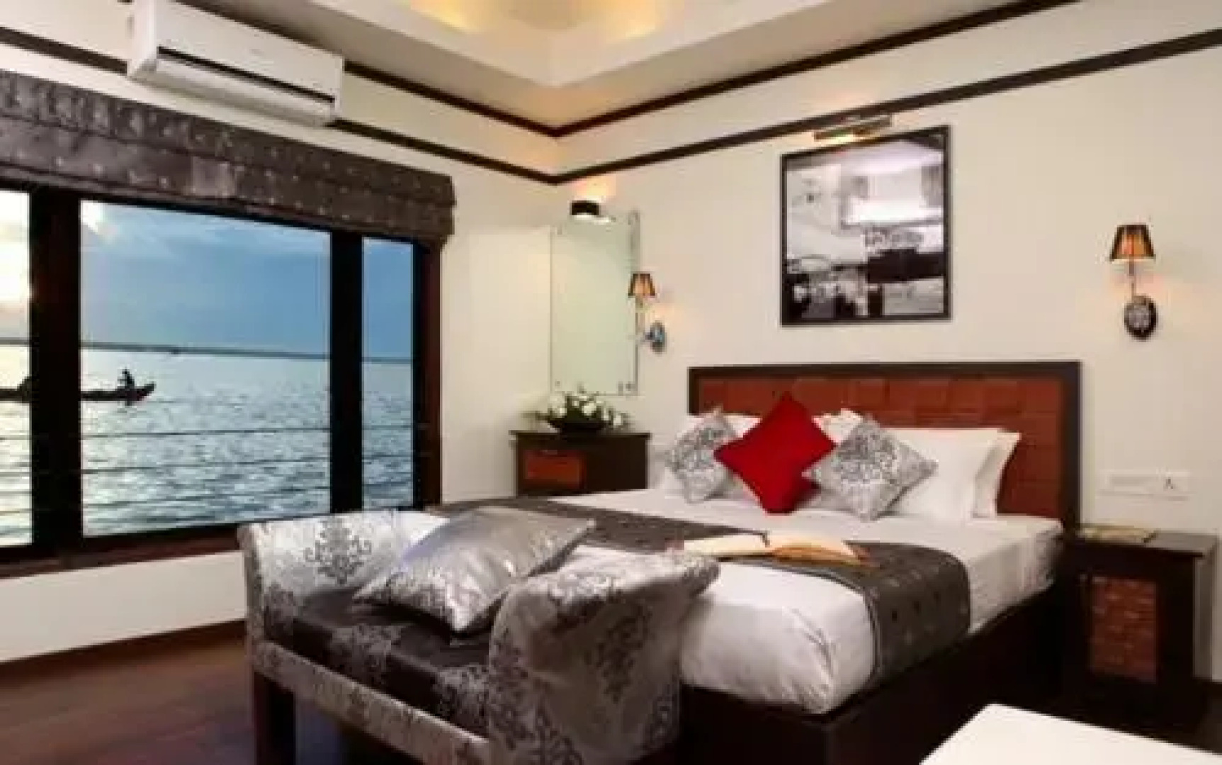 Dona House Boats at Alappuzha (Alleppey Backwaters)