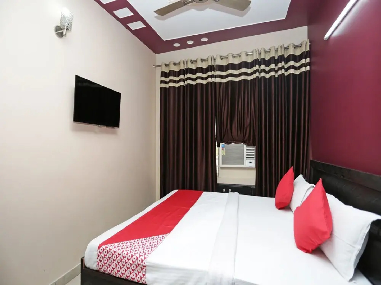 OYO 13388 Hotel Virgo