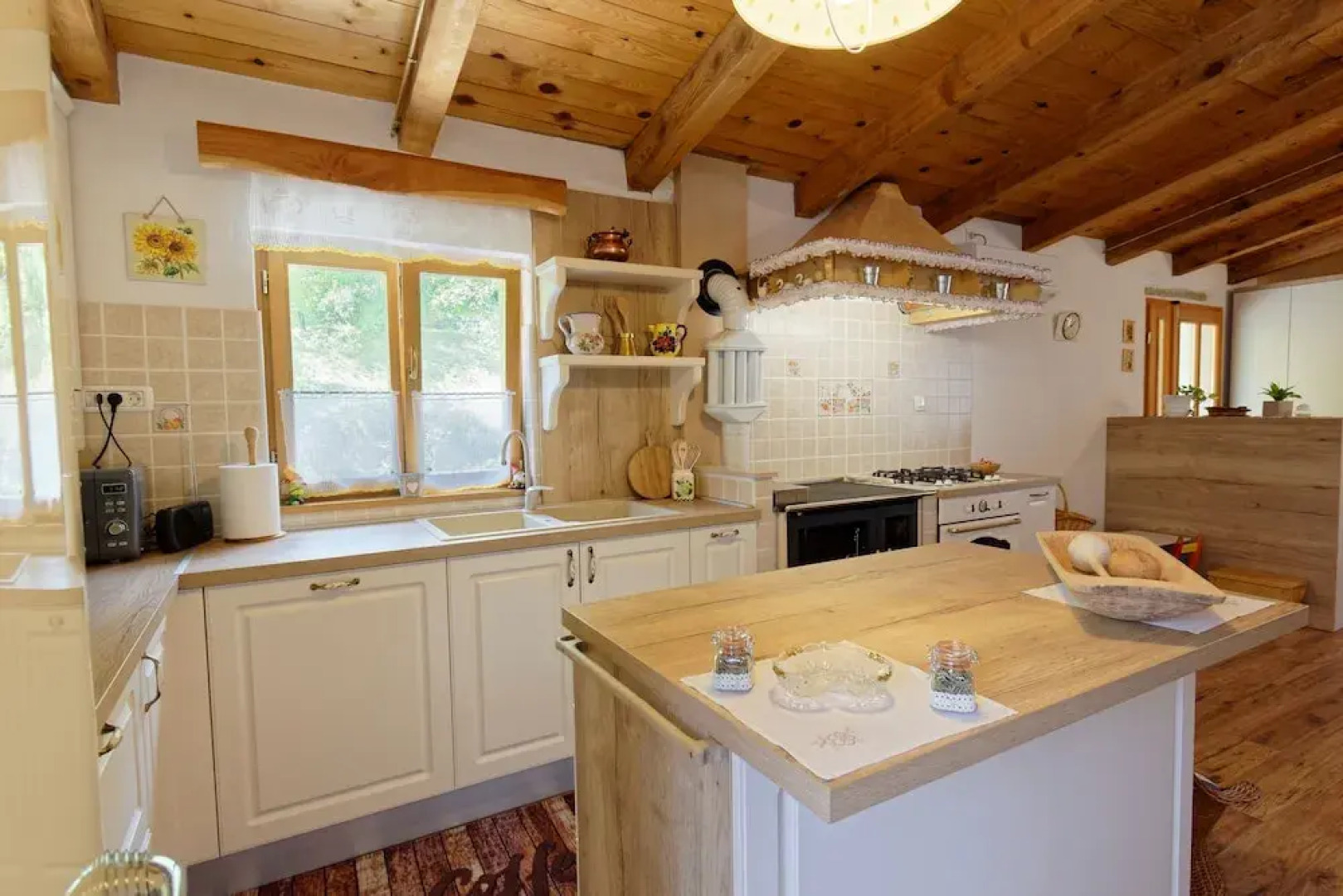 Casa Mira - Two Bedroom Holiday Home with Pool