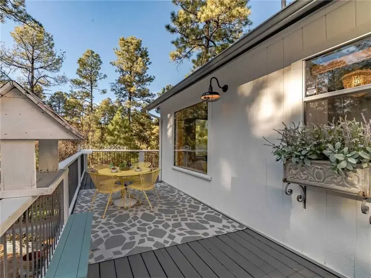 Bella Luna Cottage - Three Bedroom Cabin