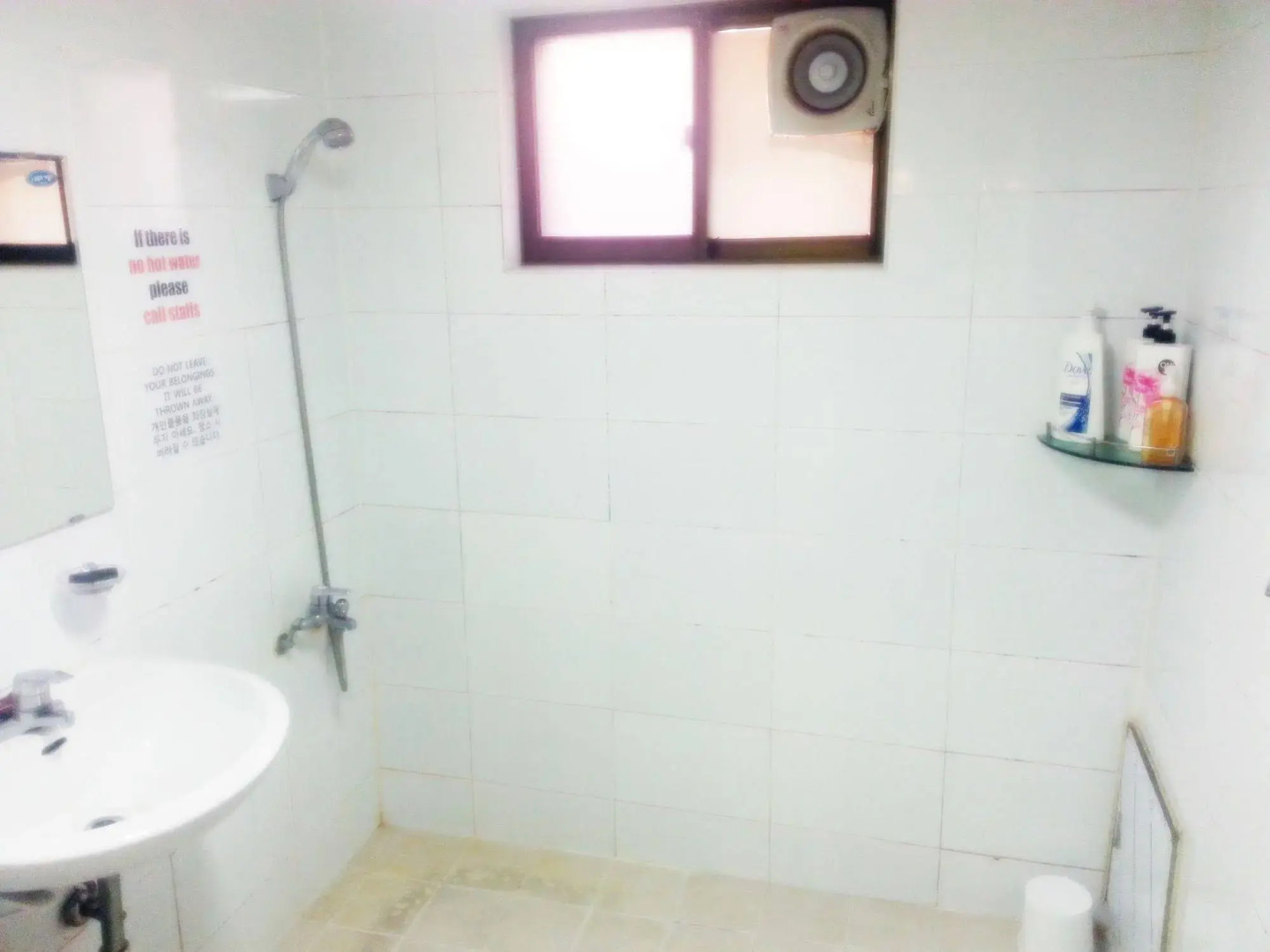 Crossroad Backpackers