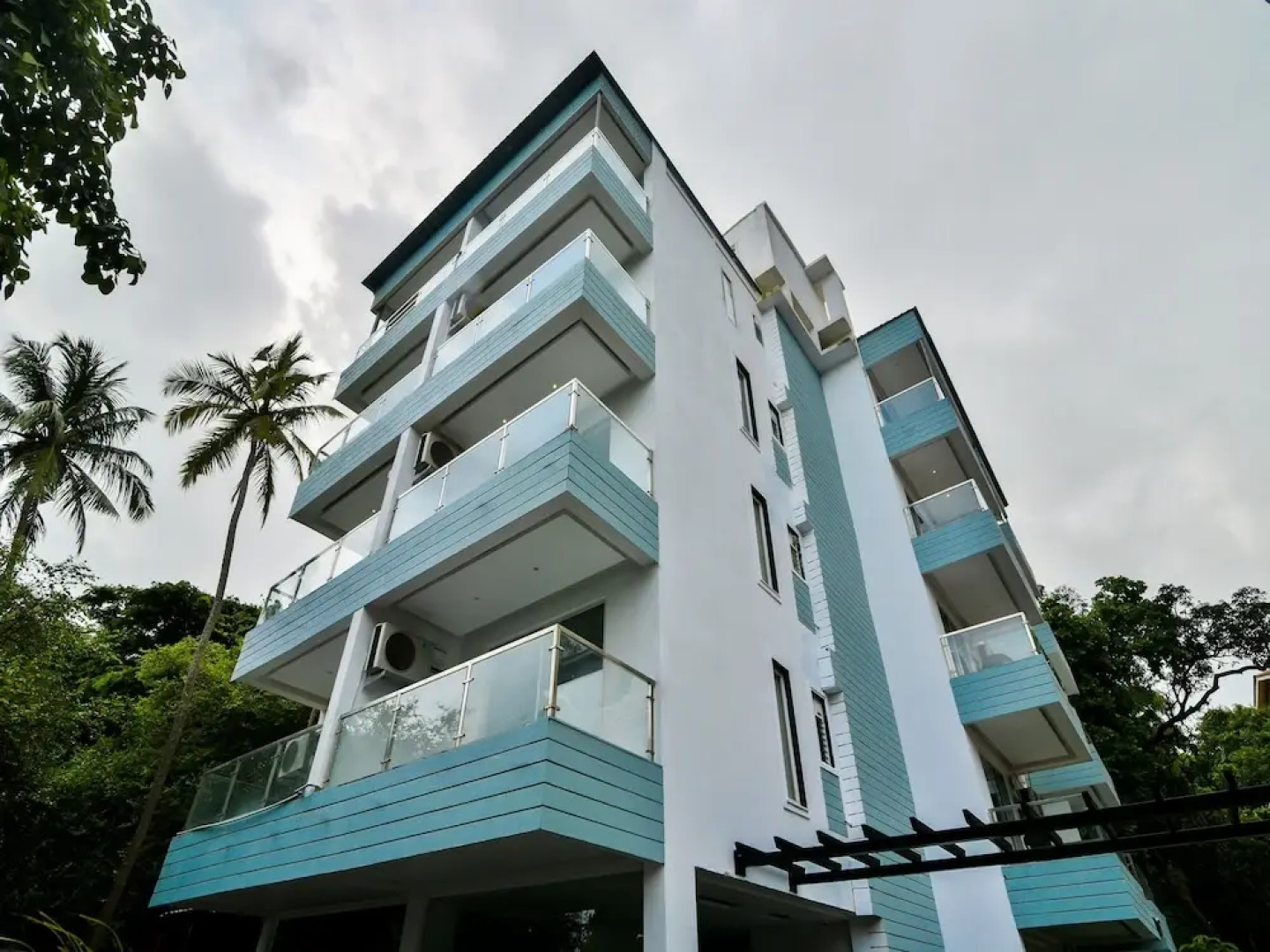 OYO 14676 Flagship Baga Alchemy Creek