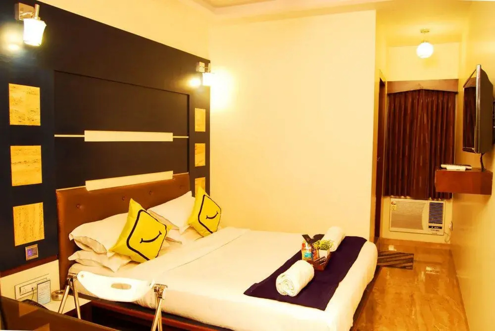 Stay Vista Rooms near Marine Drive