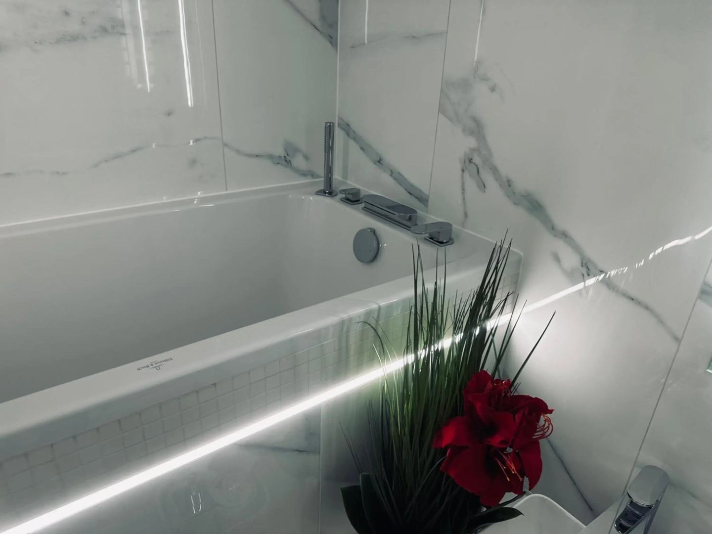 Apartament z prywatnym, krytym basenem