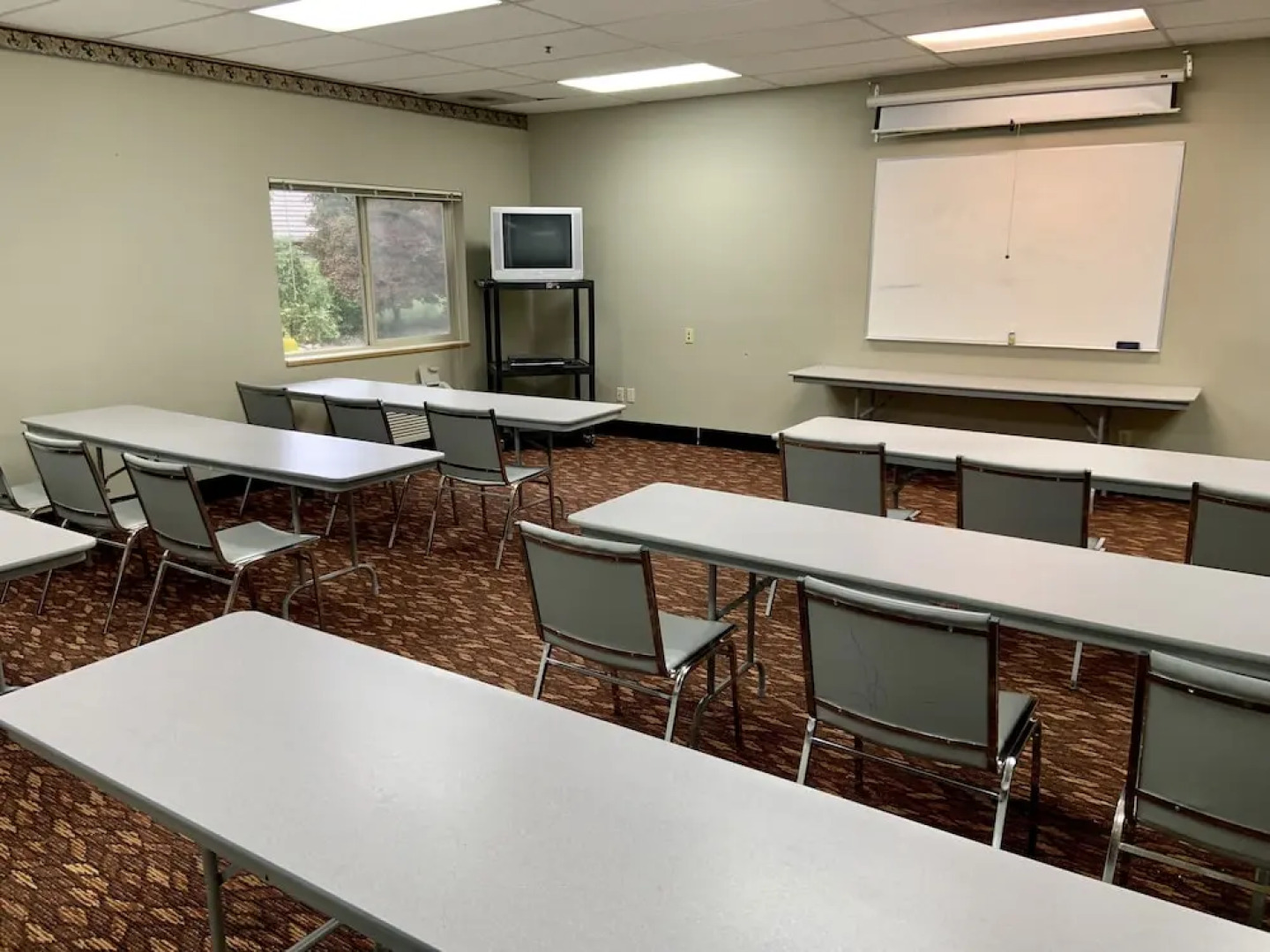 GuestHouse Inn & Suites Wilsonville