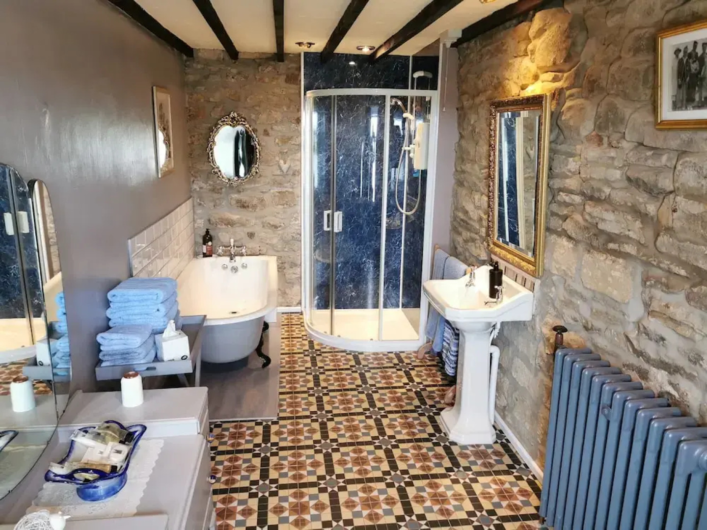 Pathways Holiday Cottage a Delightful 18th Century Stone Cottage in Derbyshire