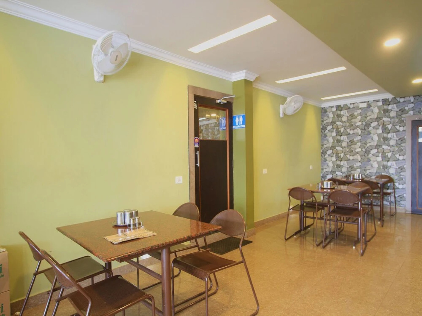 OYO 6598 White Wings