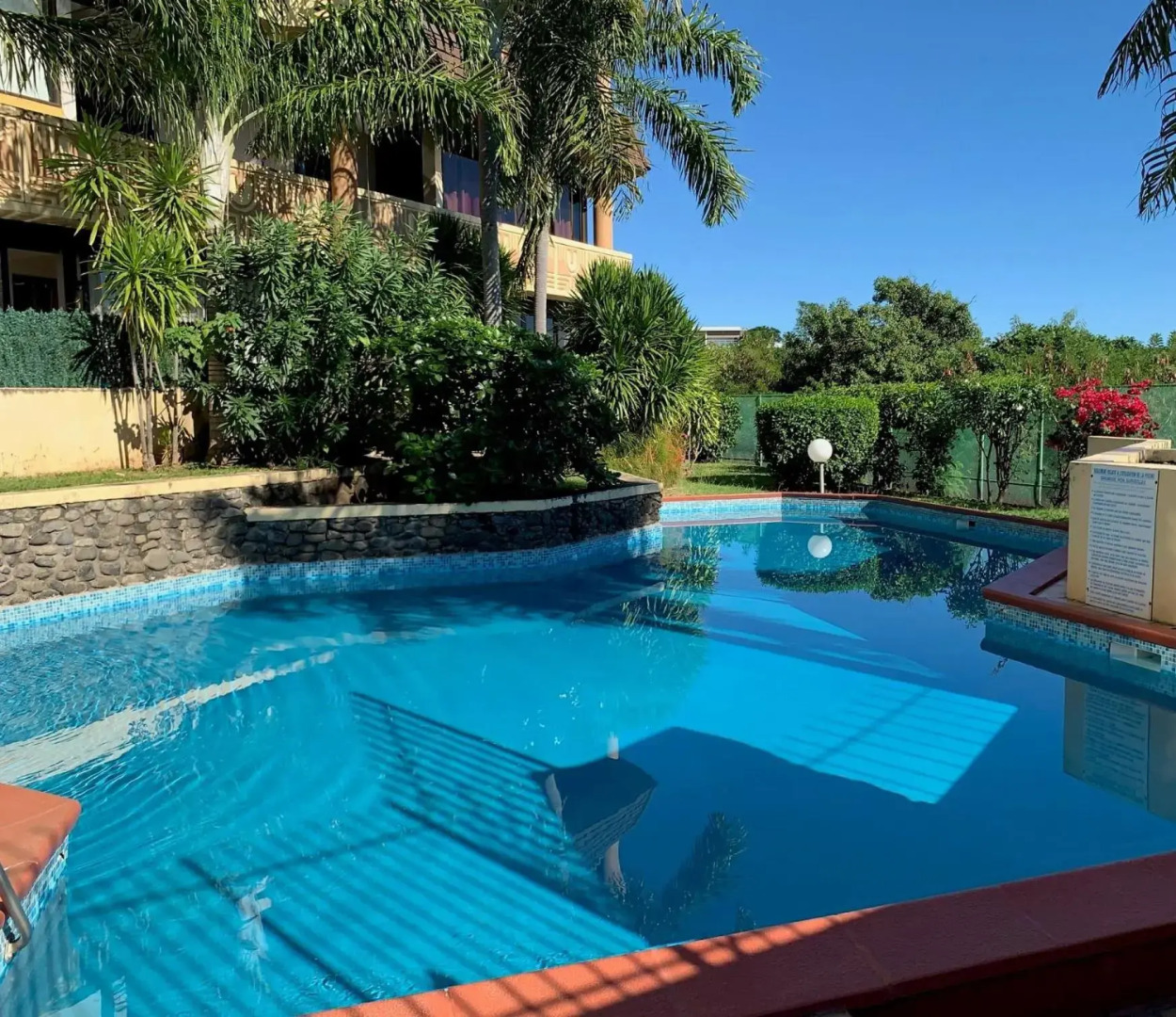 Tunui City Apartment - Quiet & Pool