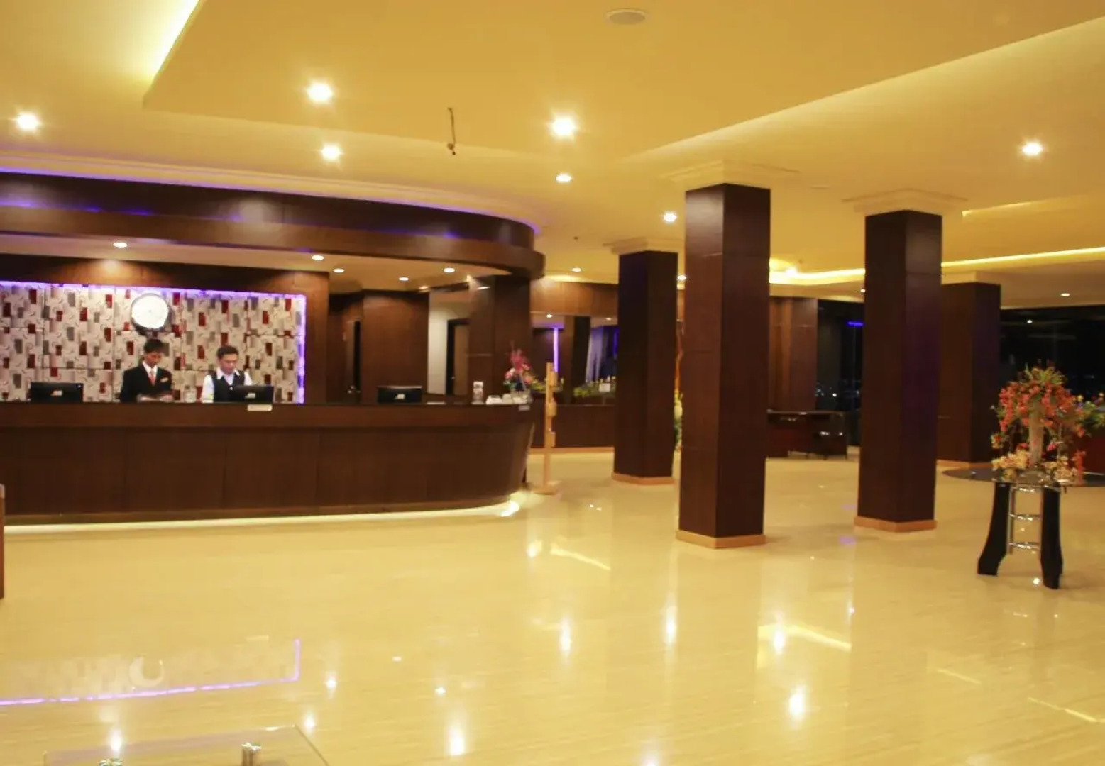 Istana Hotel & Resort