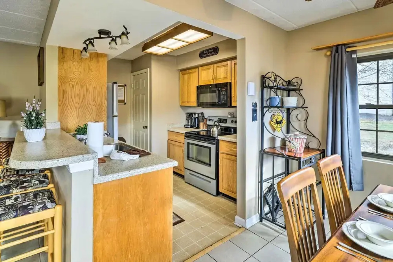 Steps to Shore: Scenic Big Boulder Lake Condo!