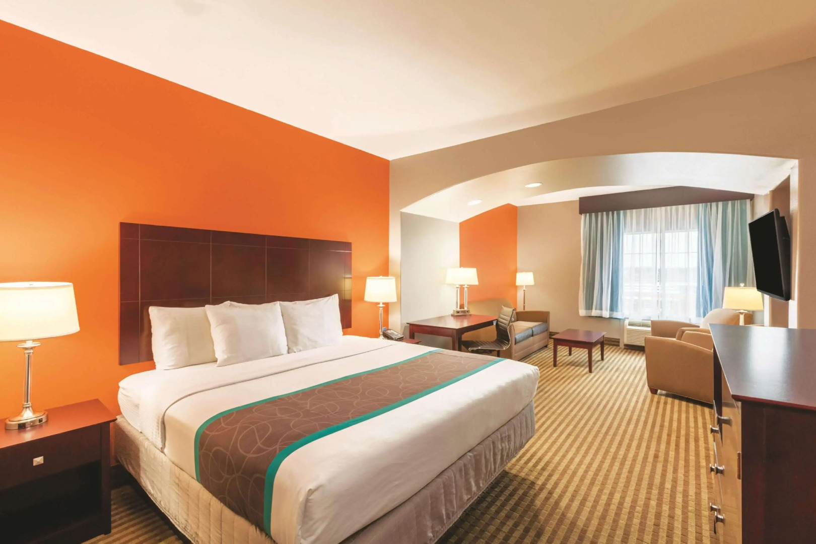 La Quinta Inn & Suites by Wyndham Houston Bush Intl Airpt E