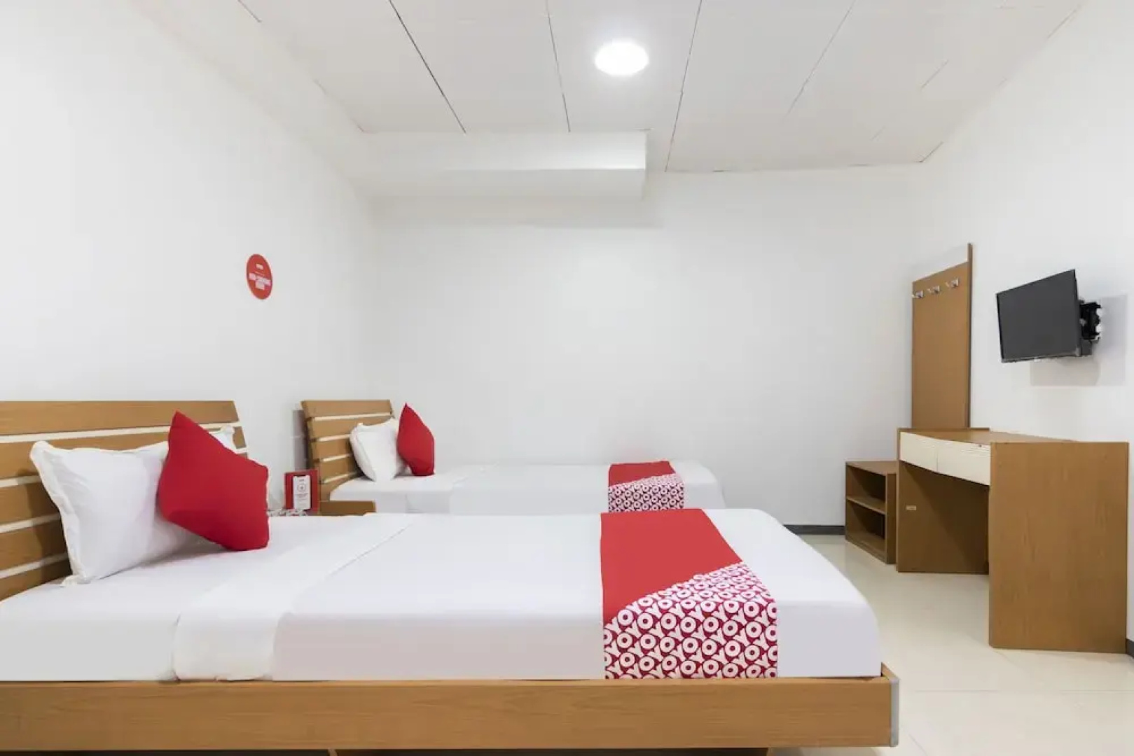 OYO 416 Lucky Hotel