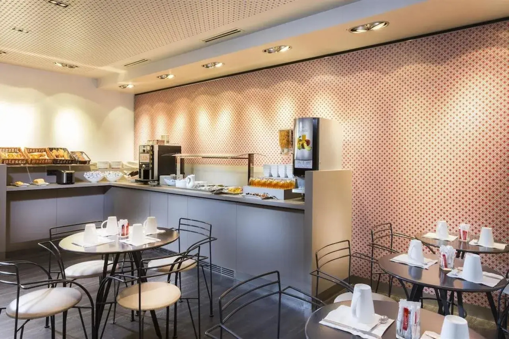 Libertel Canal Saint Martin